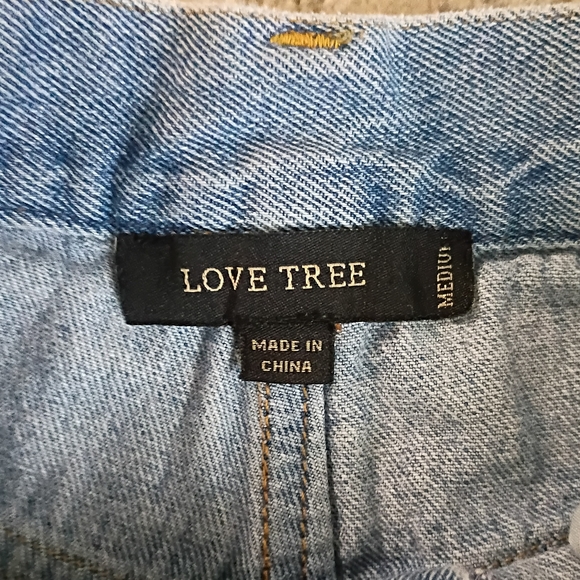 Love Tree Medium Size Light Wash Distressed Denim Shorts - Picture 4 of 4